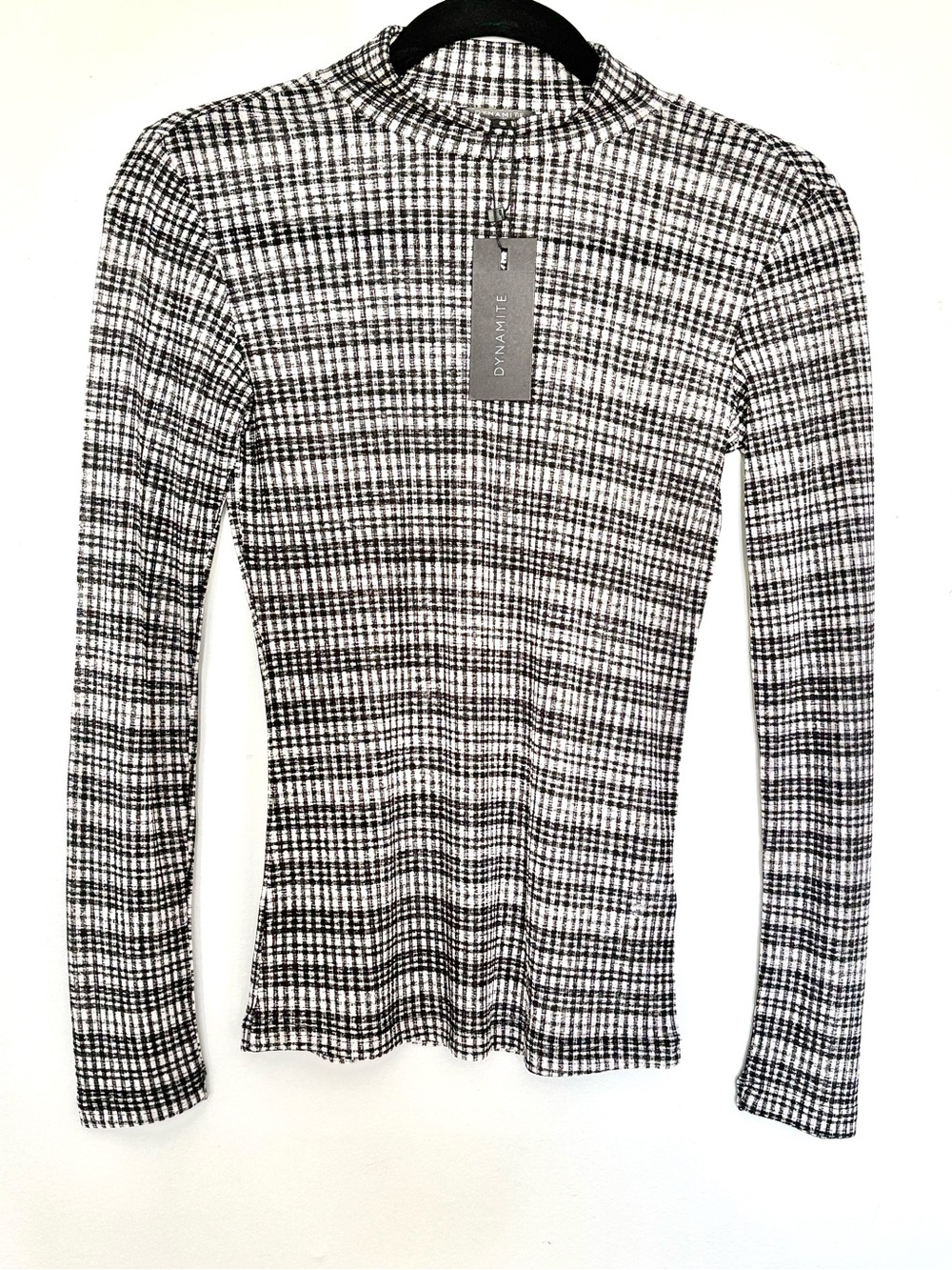 Dynamite Black & White Mock Neck Long Sleeve Top